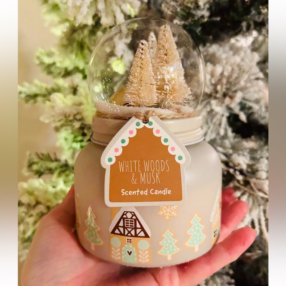 Aldi Huntington Home Snow Globe Candle White Woods & Musk Limited Edition 2024